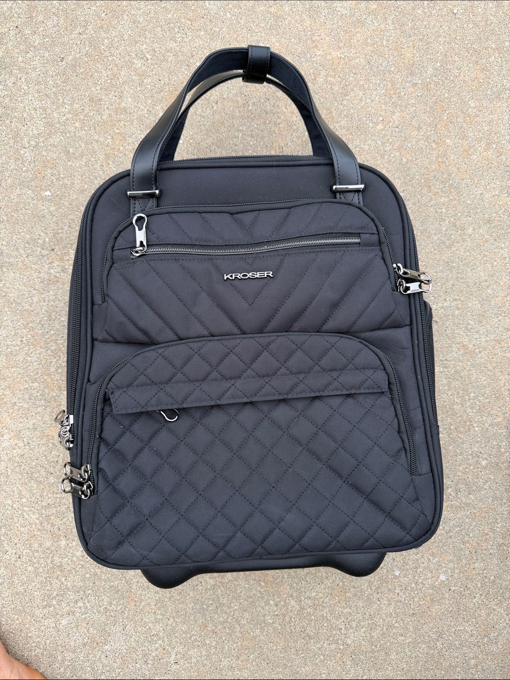 Kroser Black Quilted Travel Tote or bag with Wheels black